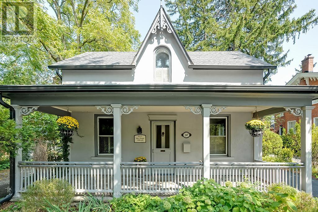 












247 TRAFALGAR ROAD

,
Oakville (OO Old Oakville),




Ontario
L6J3H1

