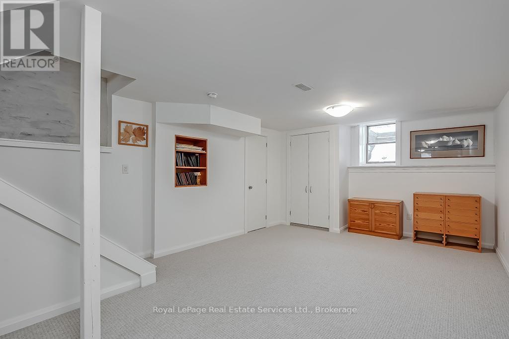 












247 TRAFALGAR ROAD

,
Oakville (OO Old Oakville),




Ontario
L6J3H1

