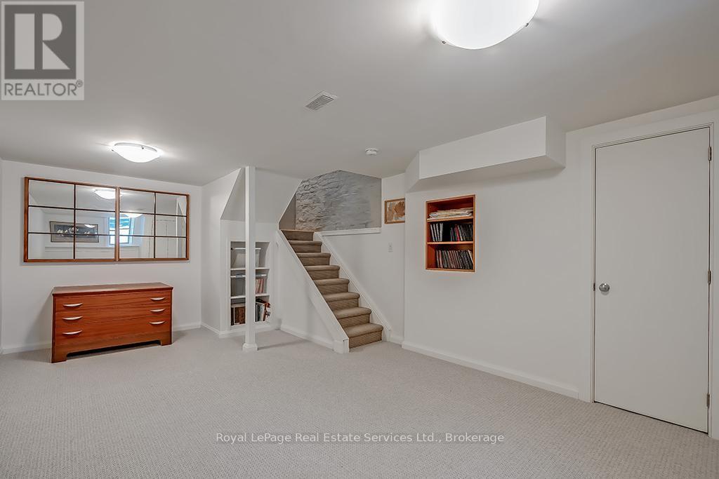 












247 TRAFALGAR ROAD

,
Oakville (OO Old Oakville),




Ontario
L6J3H1


