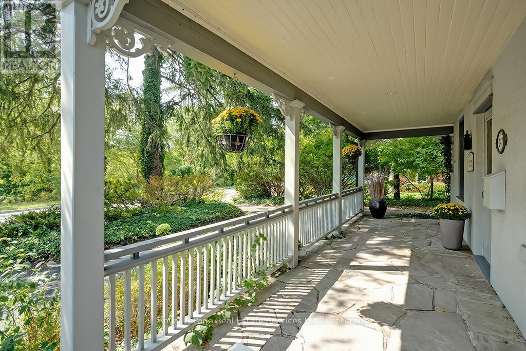 












247 TRAFALGAR ROAD

,
Oakville (OO Old Oakville),




Ontario
L6J3H1

