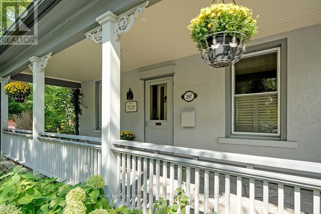 












247 TRAFALGAR ROAD

,
Oakville (OO Old Oakville),




Ontario
L6J3H1

