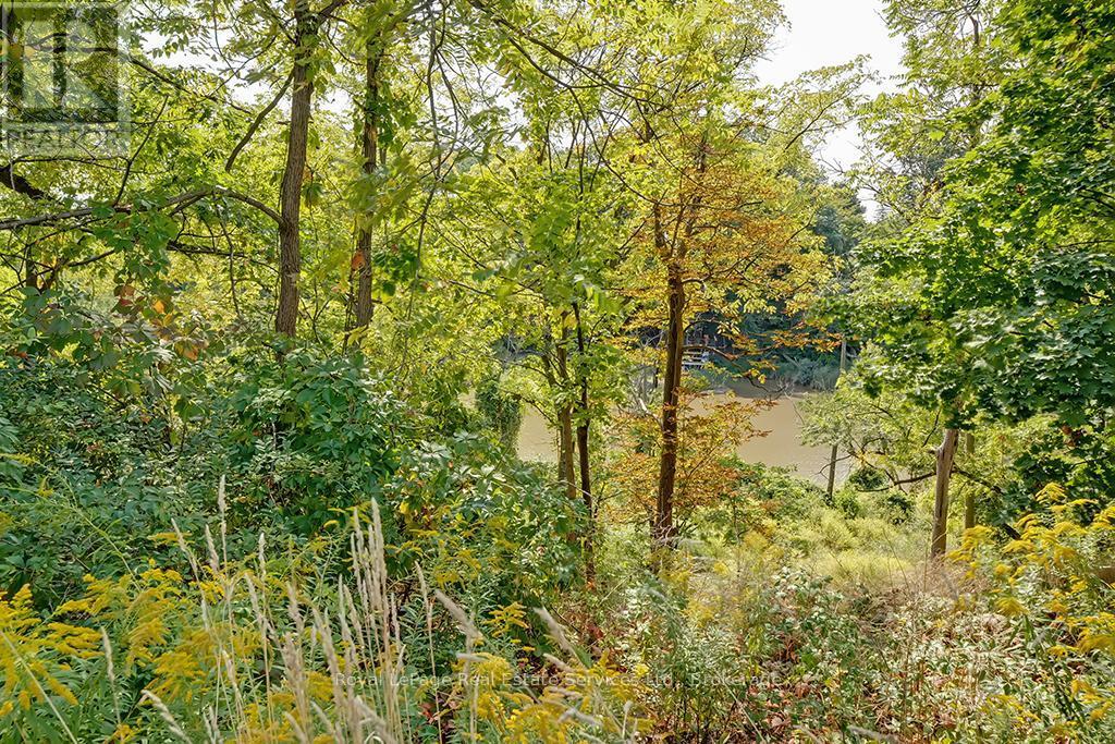 












247 TRAFALGAR ROAD

,
Oakville (OO Old Oakville),




Ontario
L6J3H1

