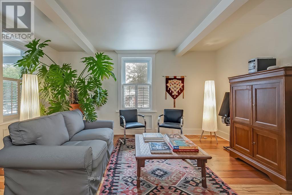 












247 TRAFALGAR ROAD

,
Oakville (OO Old Oakville),




Ontario
L6J3H1

