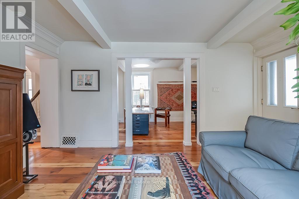 












247 TRAFALGAR ROAD

,
Oakville (OO Old Oakville),




Ontario
L6J3H1

