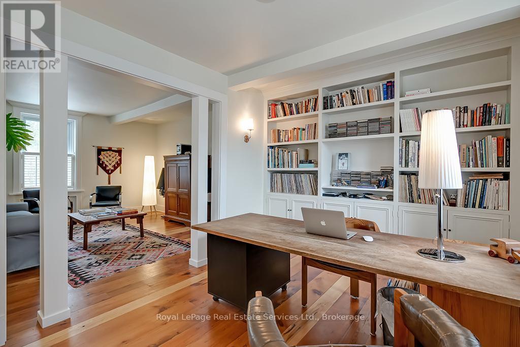 












247 TRAFALGAR ROAD

,
Oakville (OO Old Oakville),




Ontario
L6J3H1

