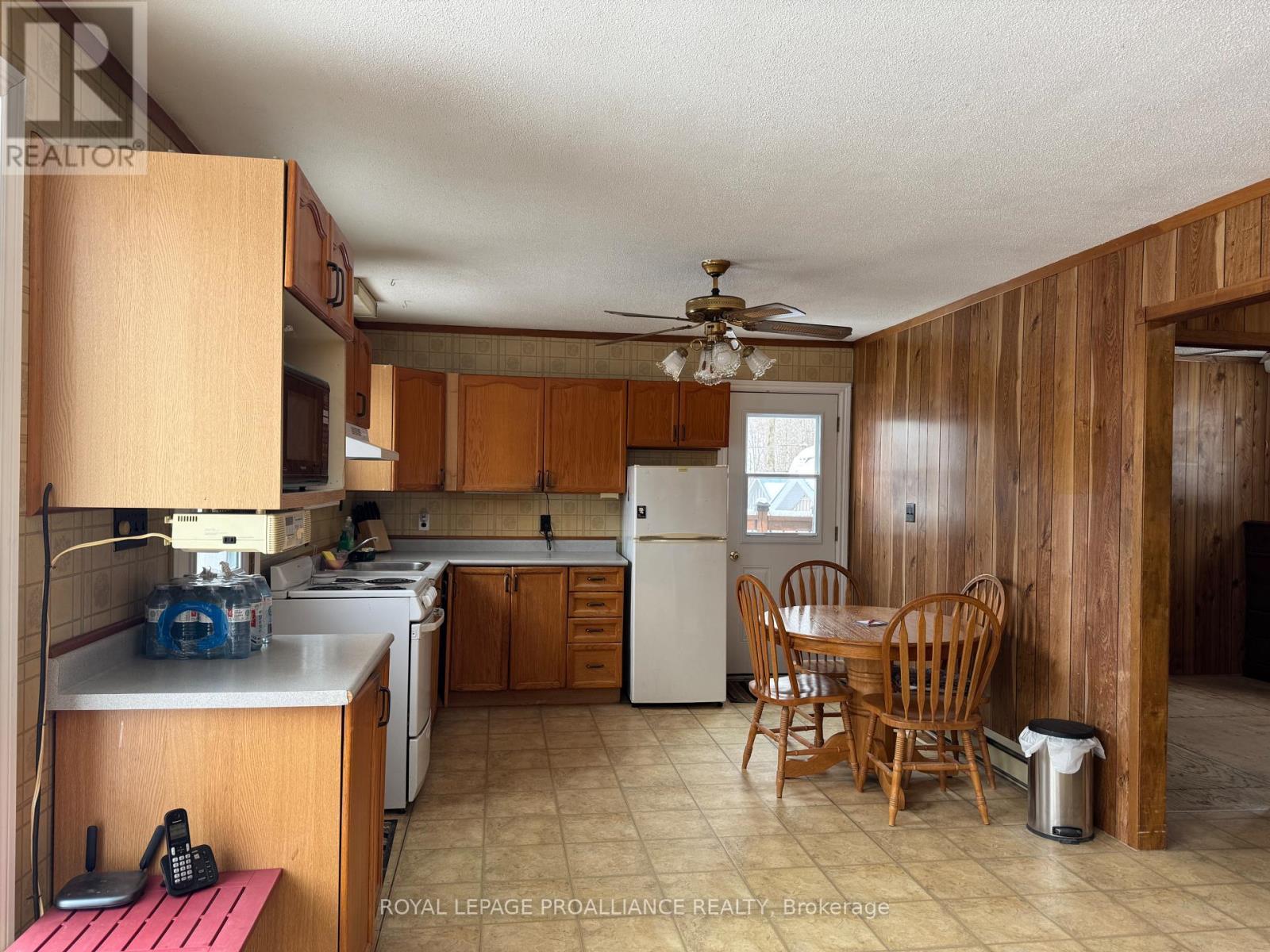 












1081 COOK ROAD

,
Marmora and Lake (Marmora Ward),




Ontario
K0K2M0

