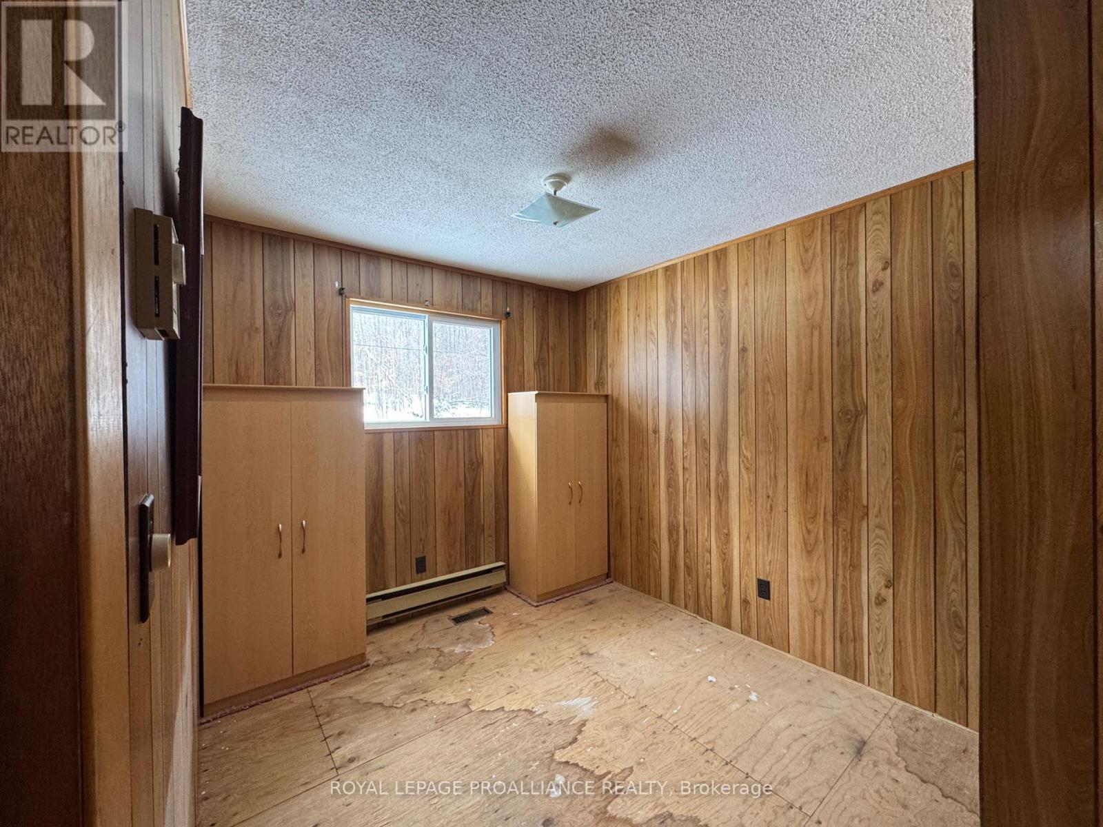 












1081 COOK ROAD

,
Marmora and Lake (Marmora Ward),




Ontario
K0K2M0

