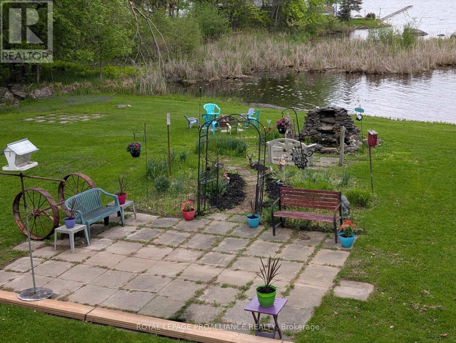












1081 COOK ROAD

,
Marmora and Lake (Marmora Ward),




Ontario
K0K2M0

