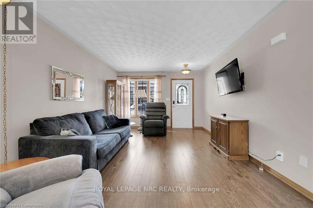 












145 CROSS STREET E

,
Haldimand,




Ontario
N1A1B7

