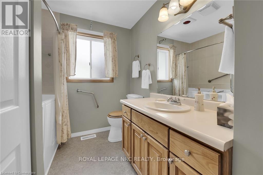 












145 CROSS STREET E

,
Haldimand,




Ontario
N1A1B7

