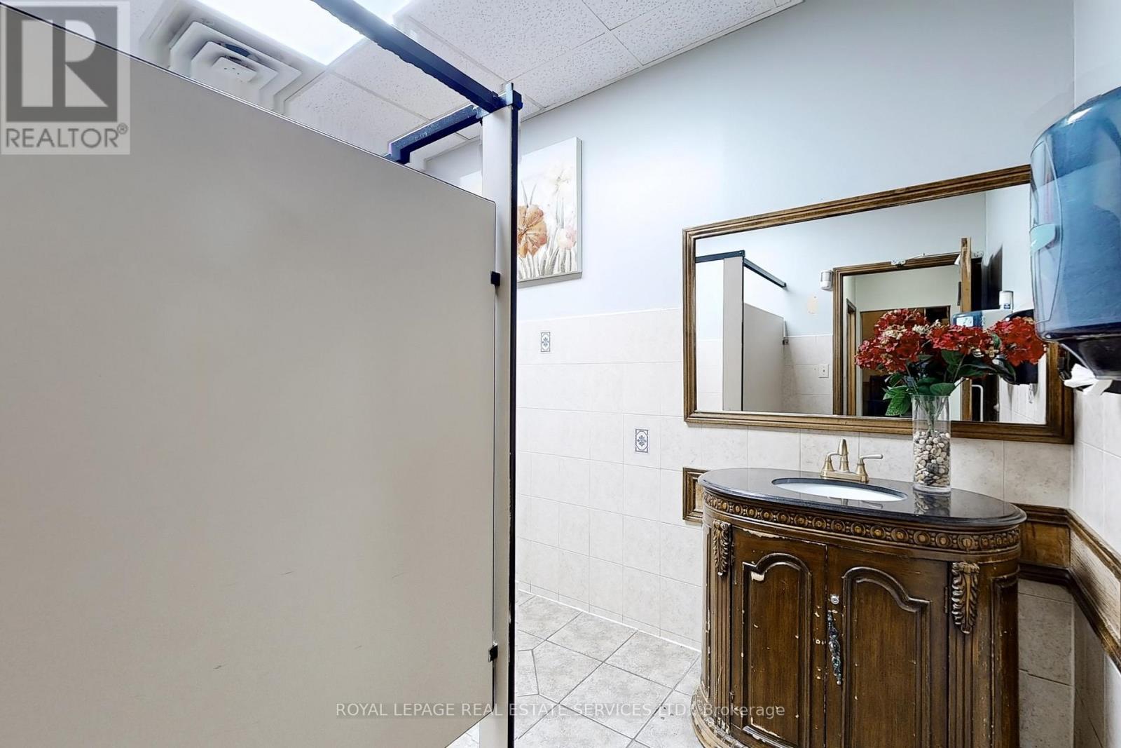 












121 LOCK STREET E

,
Haldimand,




Ontario
N1A1J6

