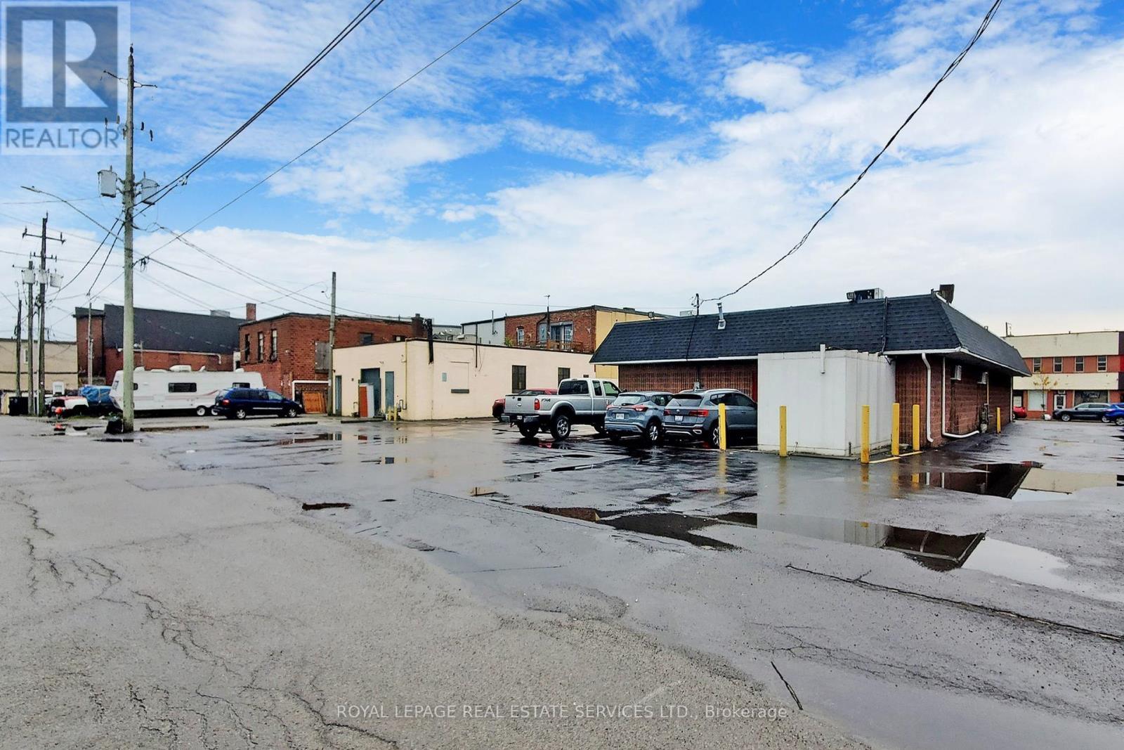 












121 LOCK STREET E

,
Haldimand,




Ontario
N1A1J6

