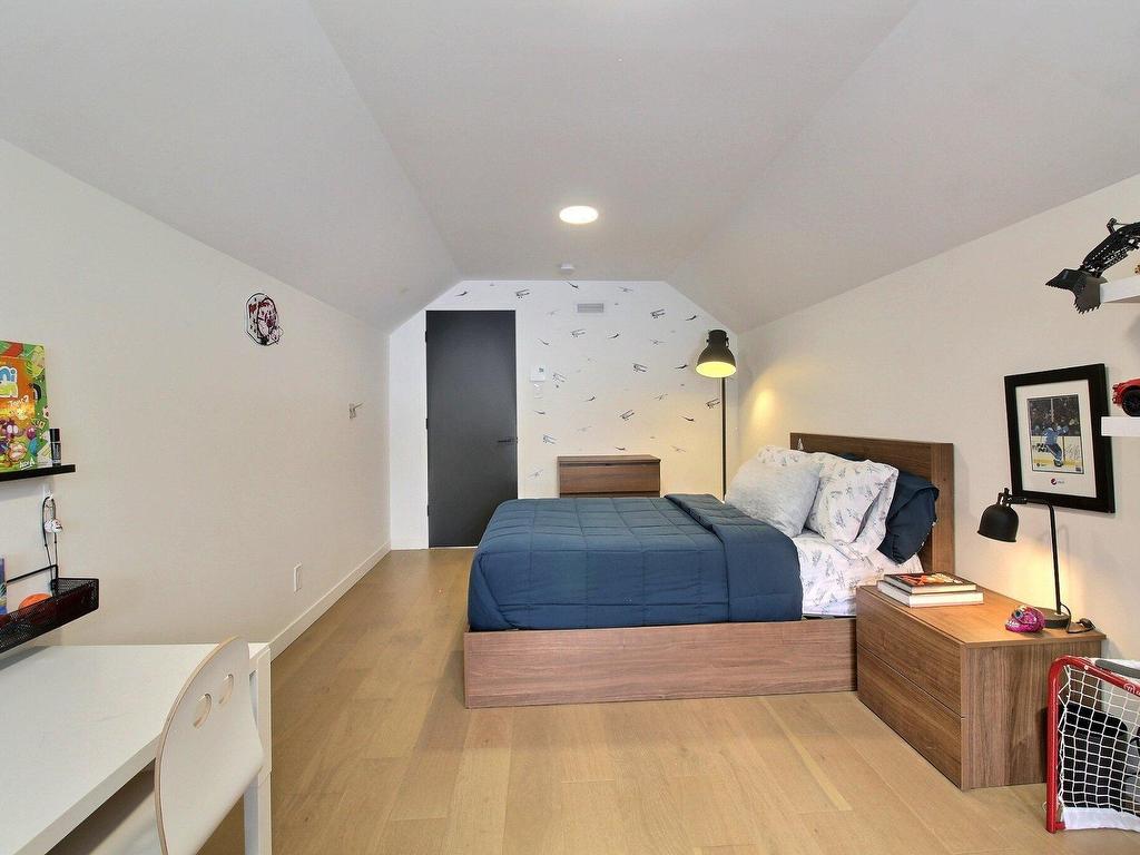 









98


Av. de la Plage

,
Magog,




QC
J1X5V3

