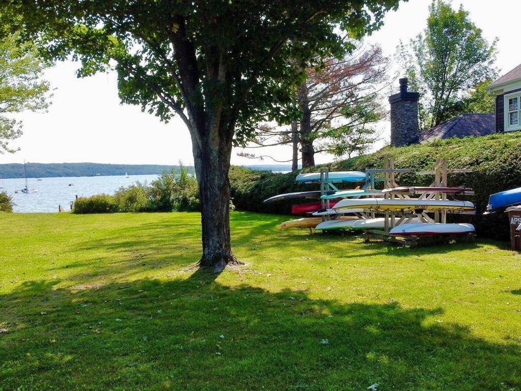 









98


Av. de la Plage

,
Magog,




QC
J1X5V3

