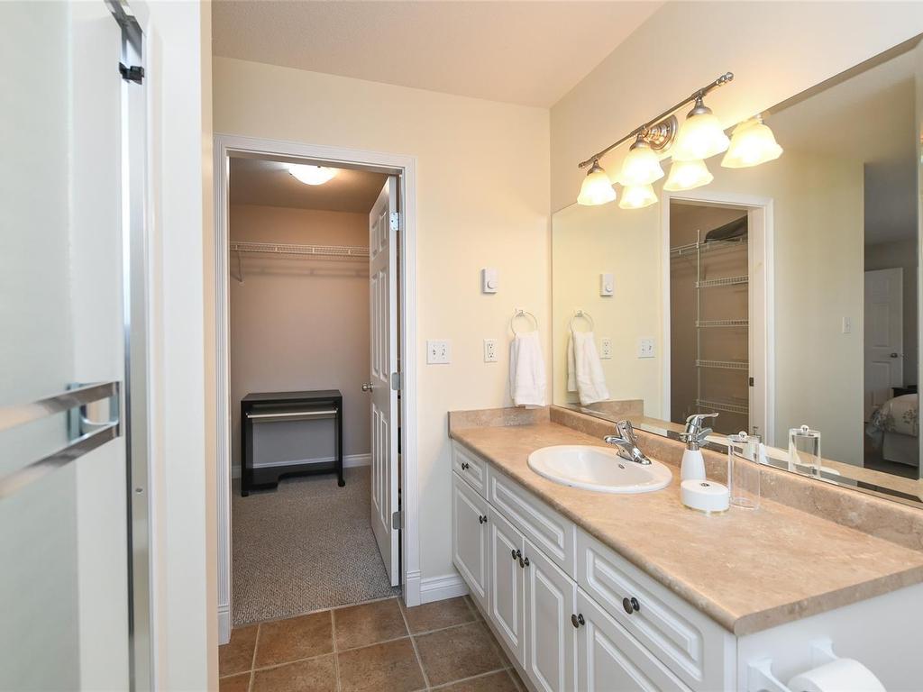 









3285


Eighth

St,
Cumberland,




BC
V0R 1S0

