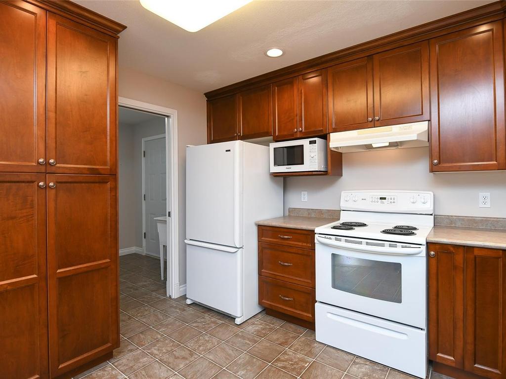 









3285


Eighth

St,
Cumberland,




BC
V0R 1S0

