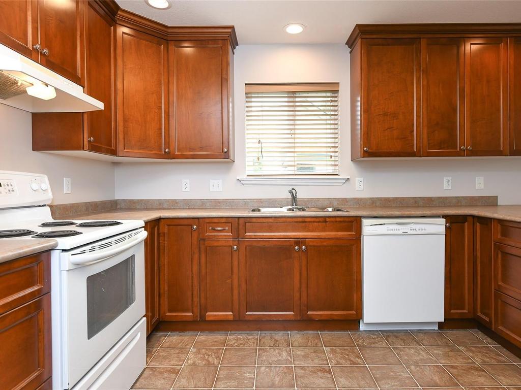 









3285


Eighth

St,
Cumberland,




BC
V0R 1S0

