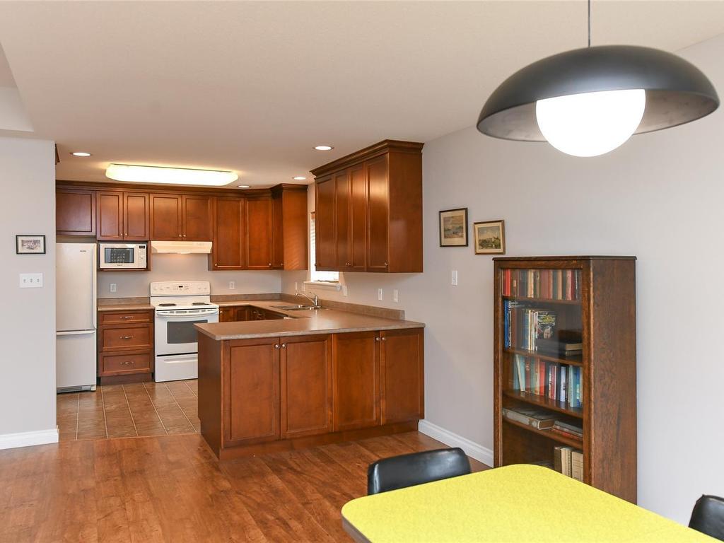 









3285


Eighth

St,
Cumberland,




BC
V0R 1S0

