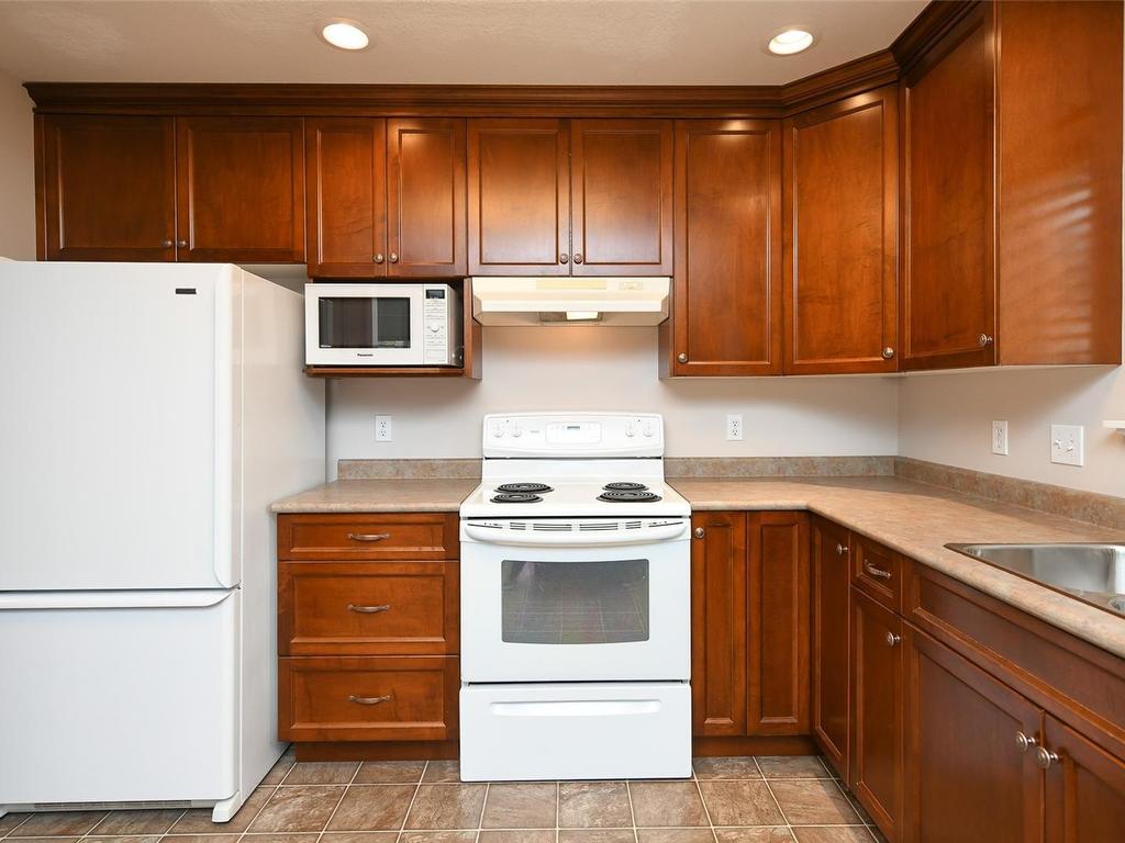









3285


Eighth

St,
Cumberland,




BC
V0R 1S0

