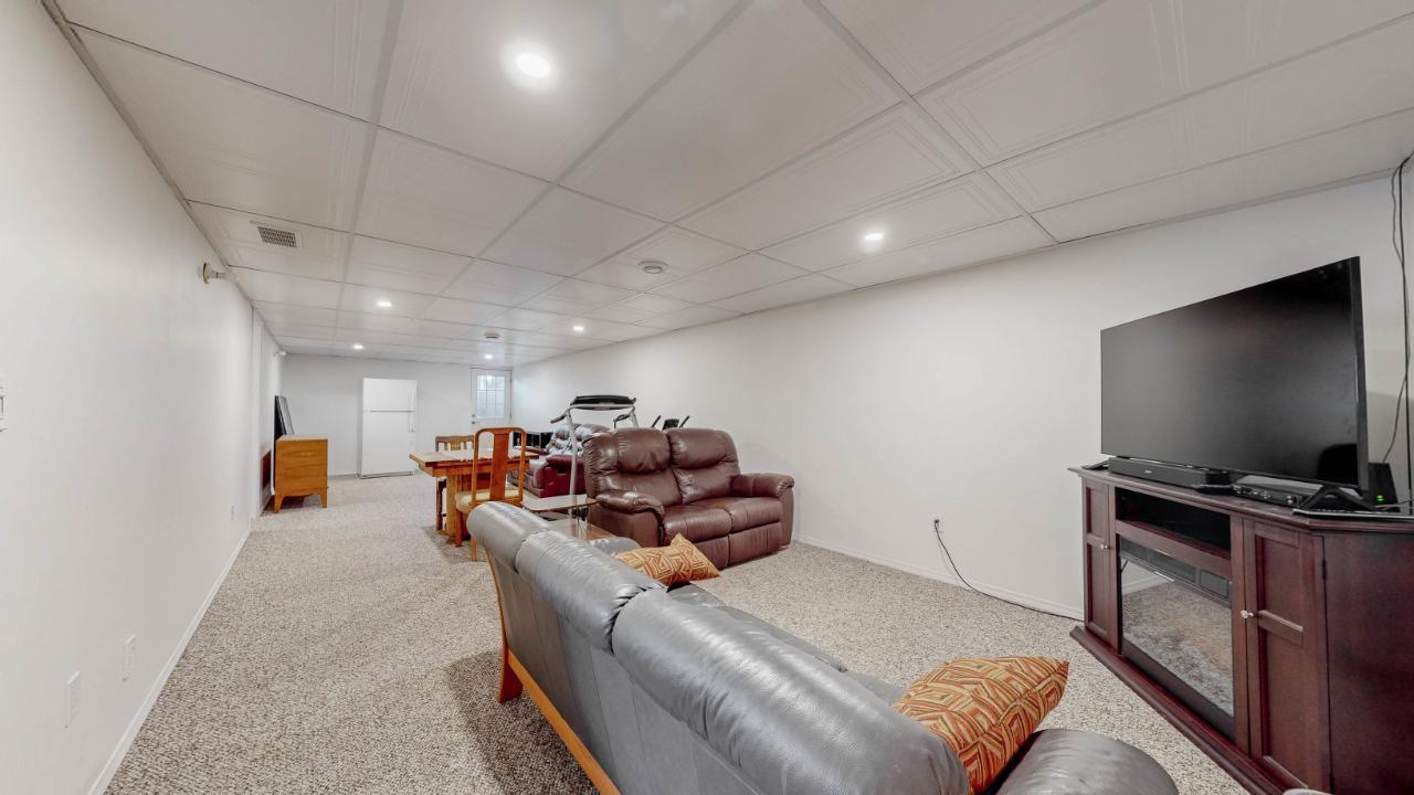 









3405


107TH

Street,
Osoyoos,




BC
V0H 1V4

