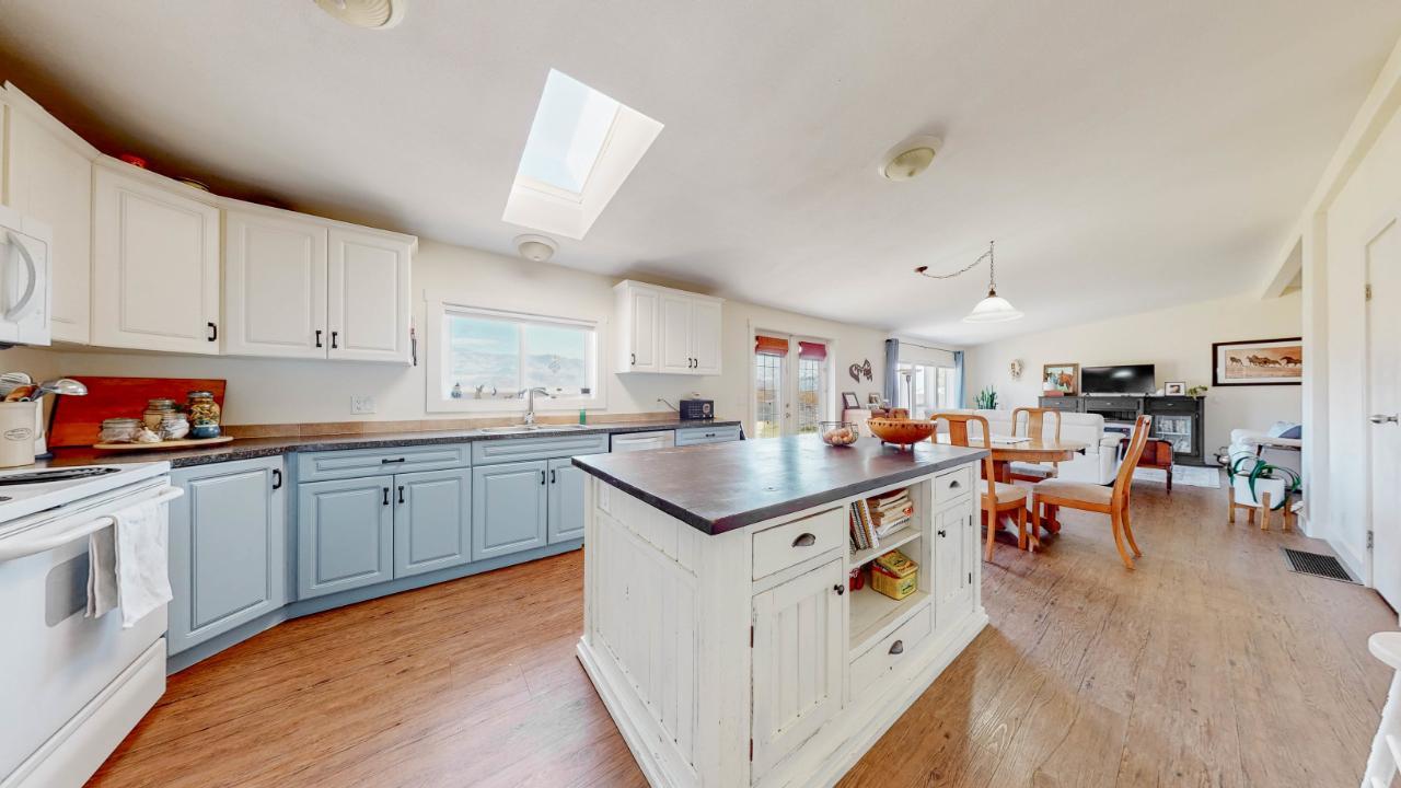 









3405


107TH

Street,
Osoyoos,




BC
V0H 1V4

