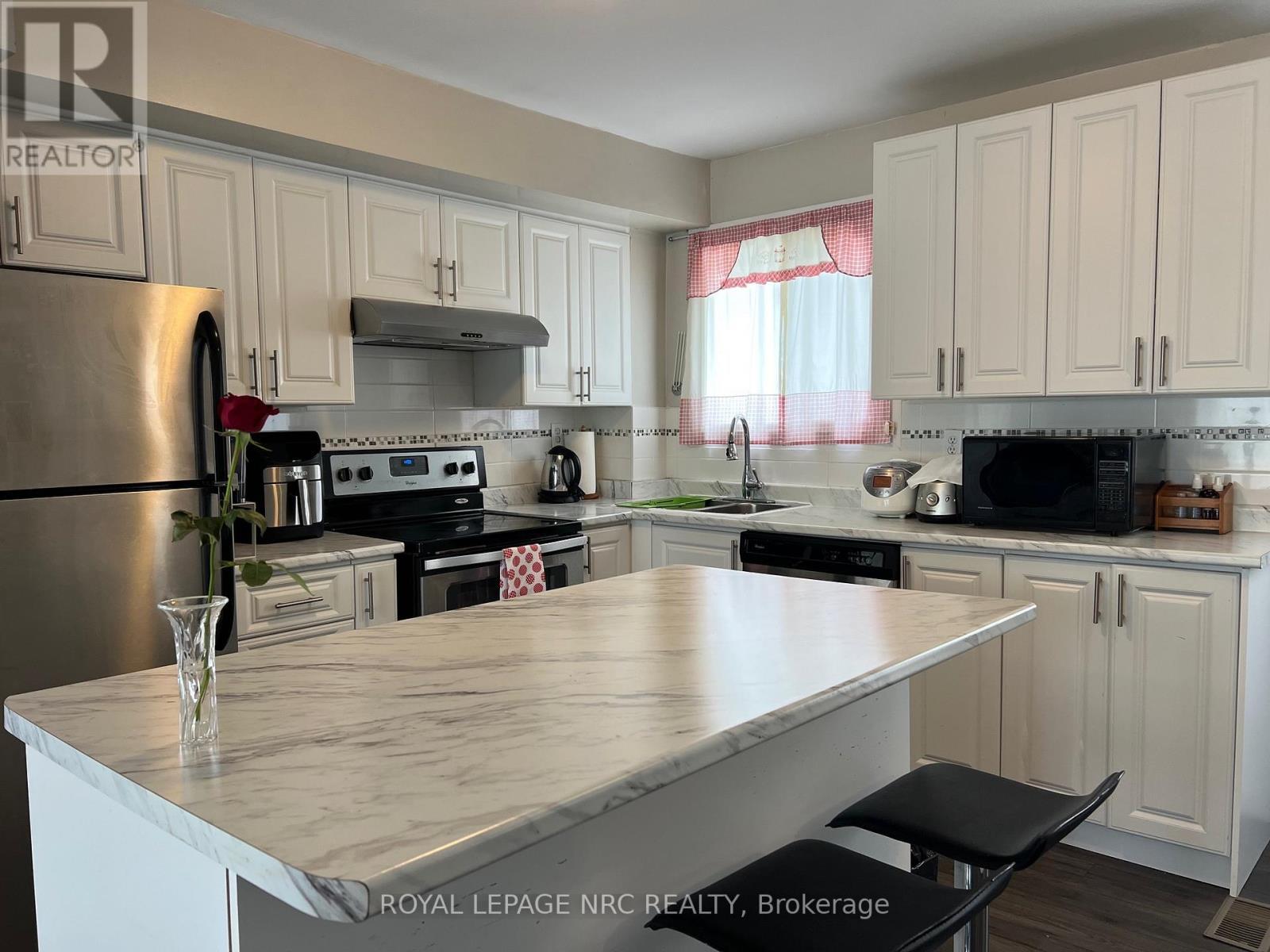 












138 - 17 OLD PINE TRAIL E

,
St. Catharines (Carlton/Bunting),




Ontario
L2M6P9

