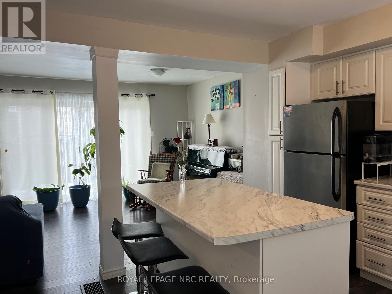 












138 - 17 OLD PINE TRAIL E

,
St. Catharines (Carlton/Bunting),




Ontario
L2M6P9

