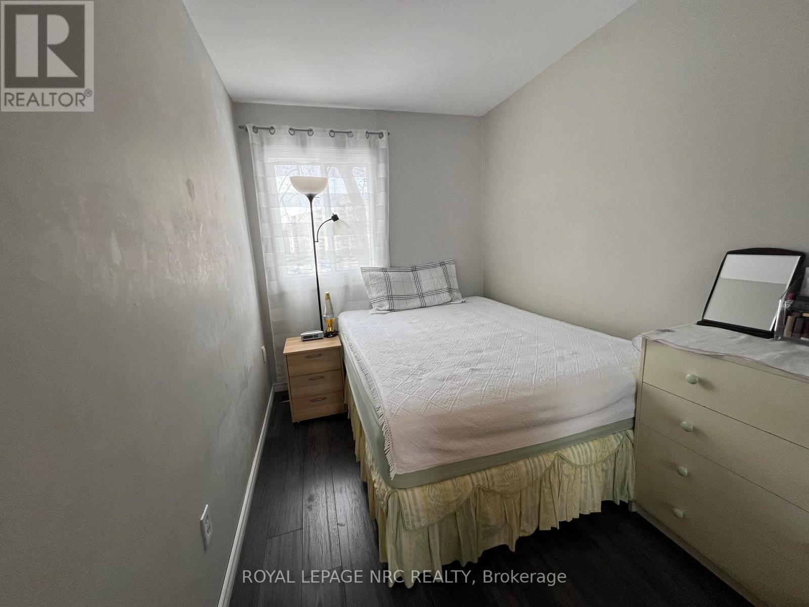 












138 - 17 OLD PINE TRAIL E

,
St. Catharines (Carlton/Bunting),




Ontario
L2M6P9

