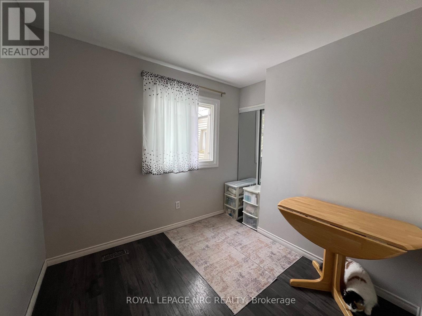 












138 - 17 OLD PINE TRAIL E

,
St. Catharines (Carlton/Bunting),




Ontario
L2M6P9


