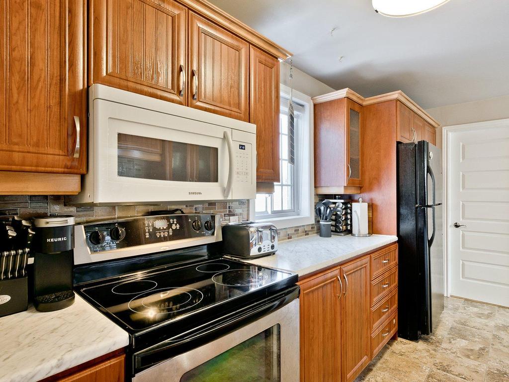 









428


Rue Desmarais

,
Granby,




QC
J2J2A2

