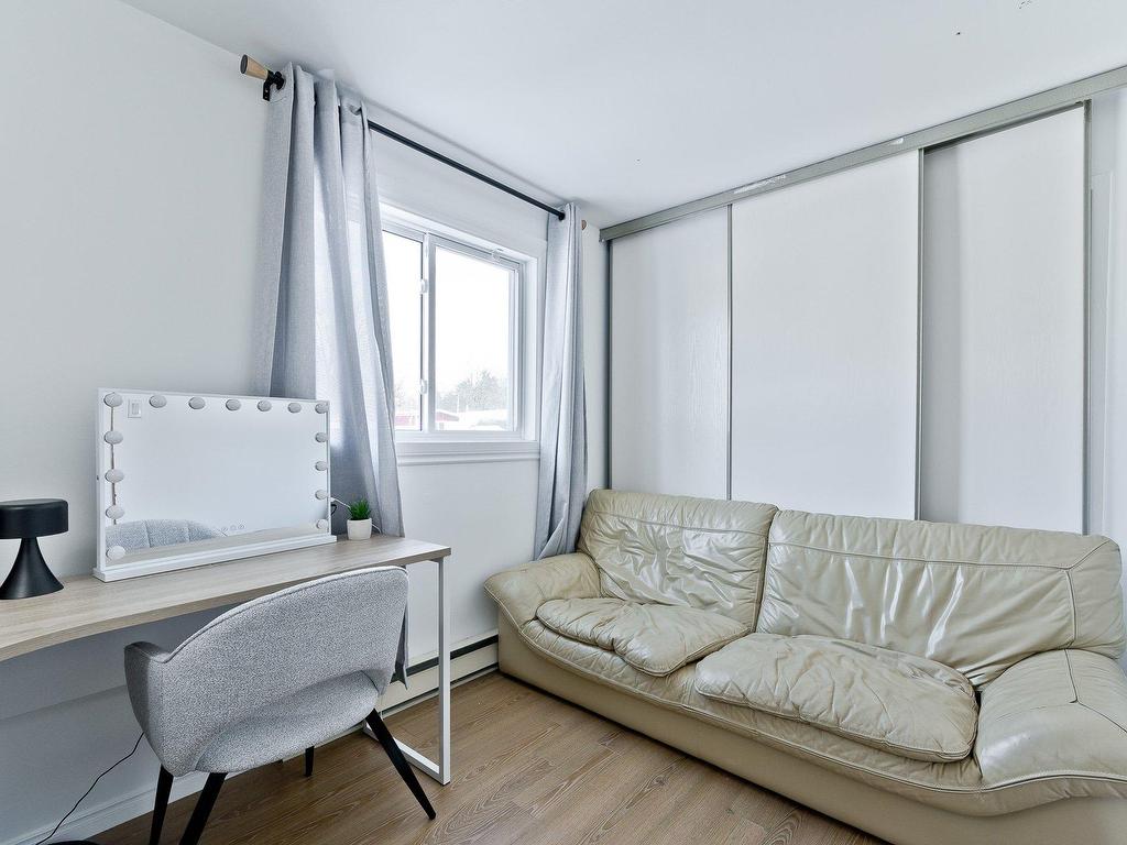 









428


Rue Desmarais

,
Granby,




QC
J2J2A2

