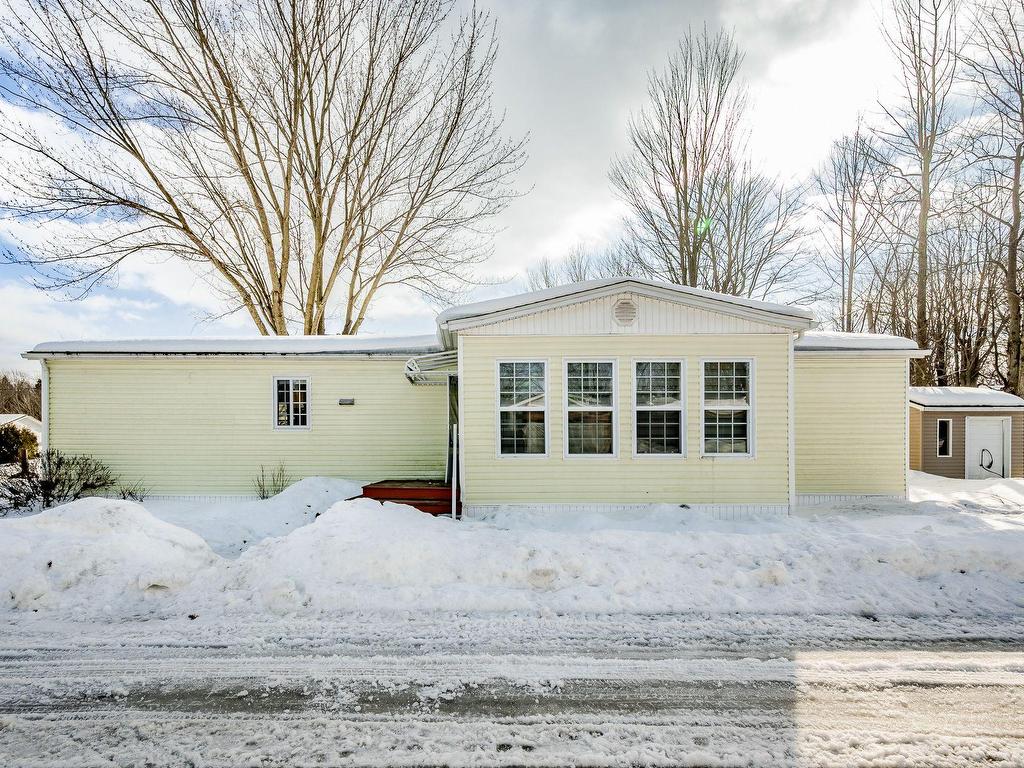 









428


Rue Desmarais

,
Granby,




QC
J2J2A2

