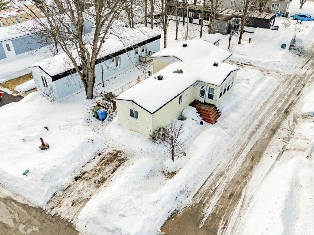 









428


Rue Desmarais

,
Granby,




QC
J2J2A2

