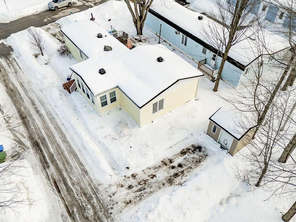 









428


Rue Desmarais

,
Granby,




QC
J2J2A2

