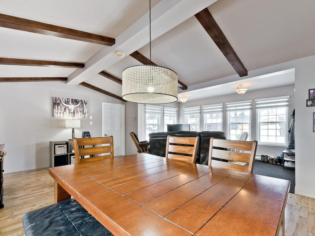 









428


Rue Desmarais

,
Granby,




QC
J2J2A2

