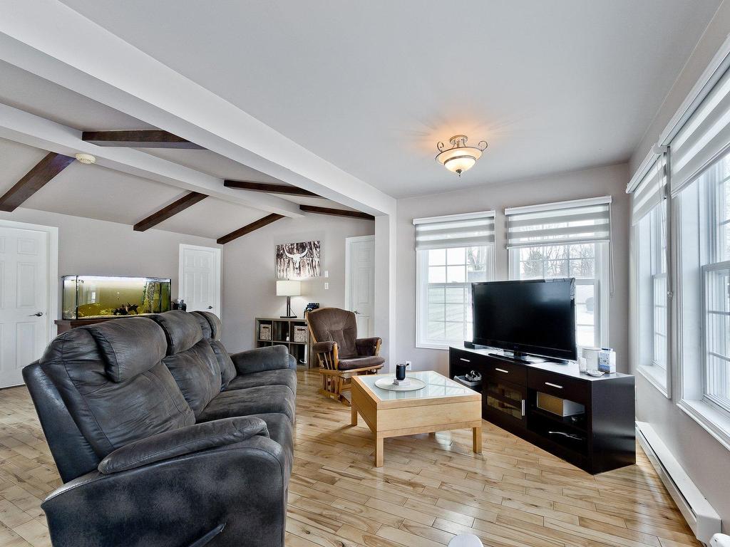 









428


Rue Desmarais

,
Granby,




QC
J2J2A2

