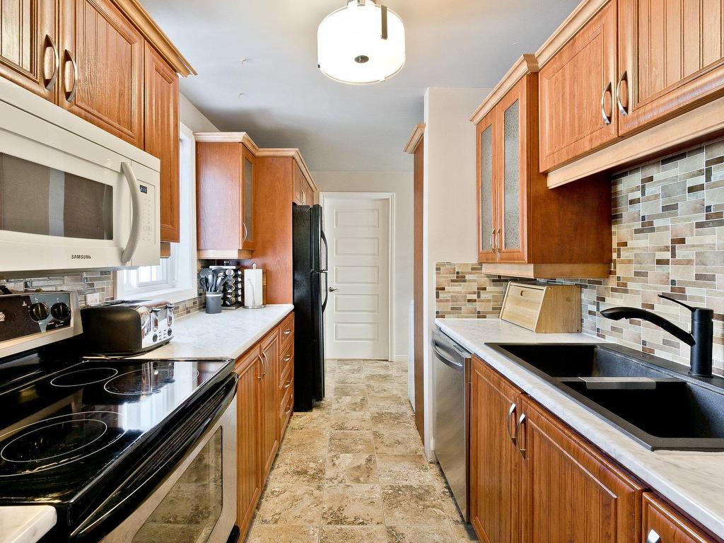 









428


Rue Desmarais

,
Granby,




QC
J2J2A2


