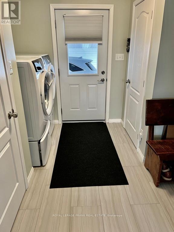 












7 WILLIAMS DRIVE

,
Bancroft (Bancroft Ward),




Ontario
K0L1C0


