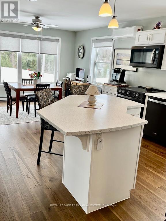 












7 WILLIAMS DRIVE

,
Bancroft (Bancroft Ward),




Ontario
K0L1C0

