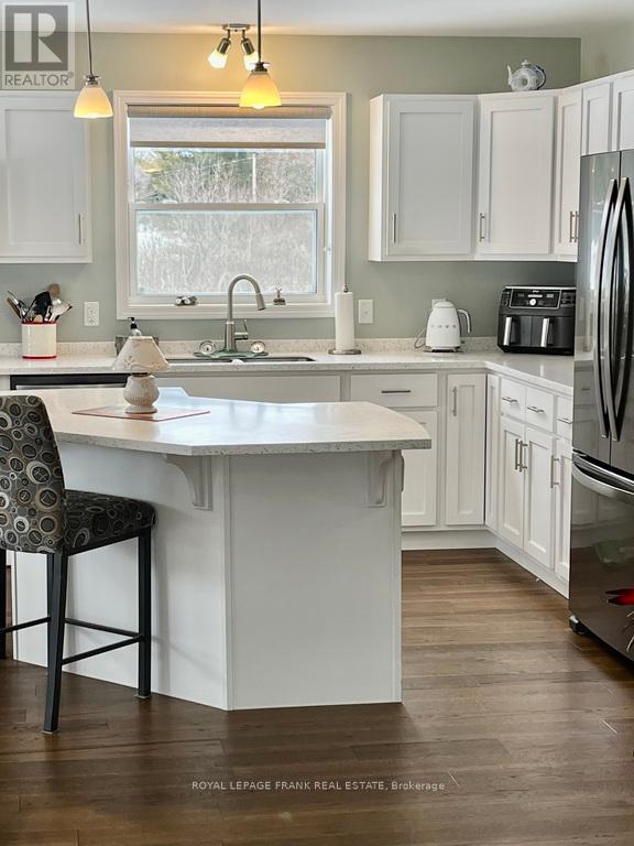 












7 WILLIAMS DRIVE

,
Bancroft (Bancroft Ward),




Ontario
K0L1C0

