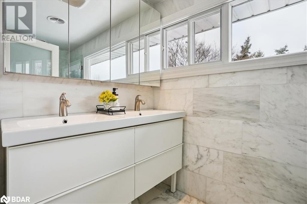 












12840 BRITANNIA Road

,
Milton,




Ontario
L9E0V3


