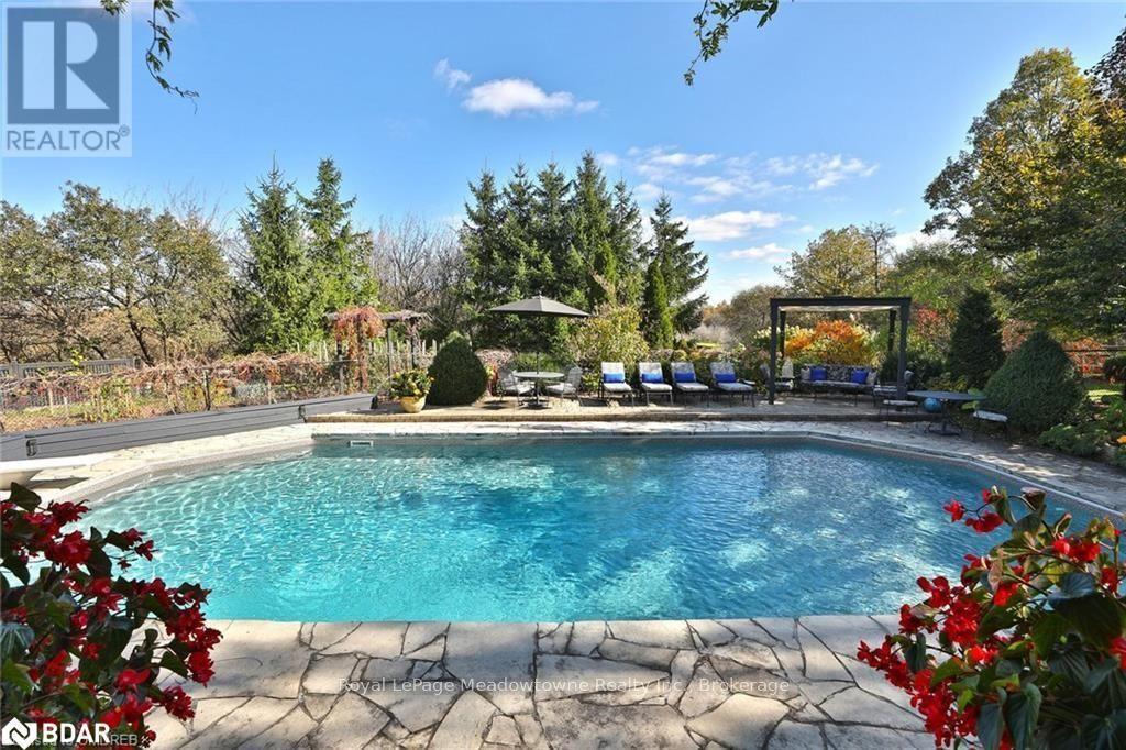 












12840 BRITANNIA Road

,
Milton,




Ontario
L9E0V3

