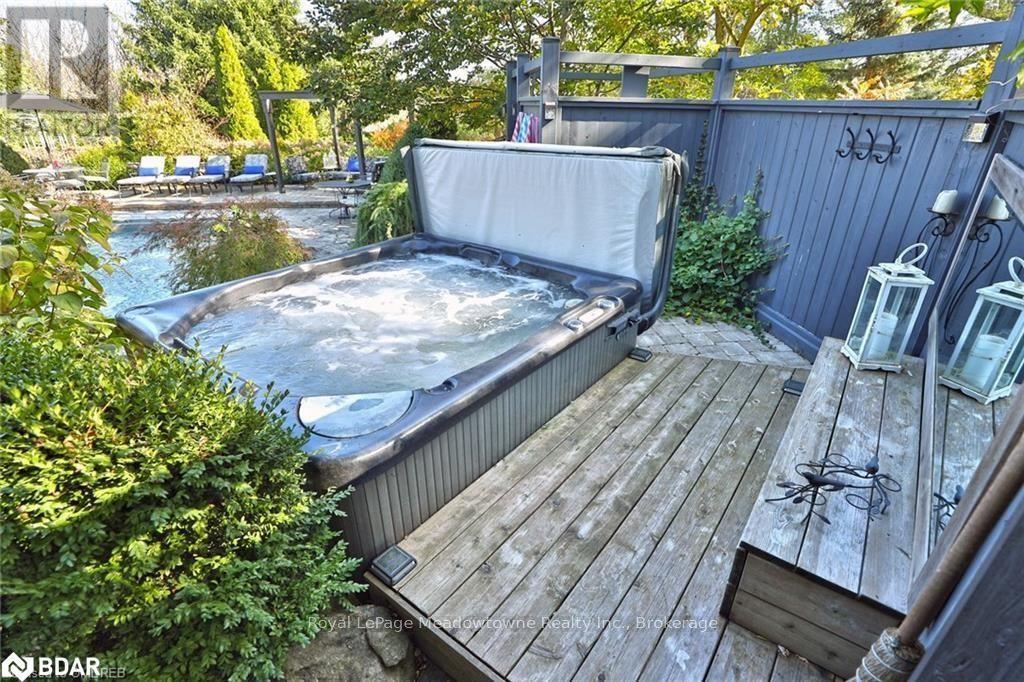 












12840 BRITANNIA Road

,
Milton,




Ontario
L9E0V3

