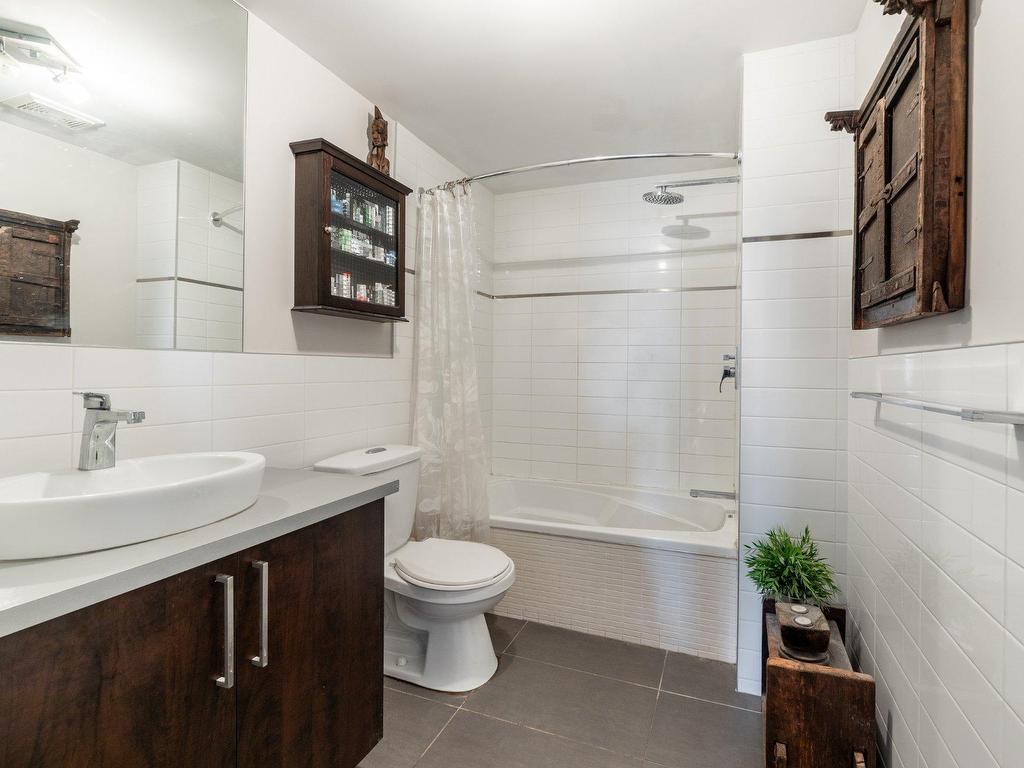









231


Rue Riverside

, 406,
Saint-Lambert,




QC
J4P1A3

