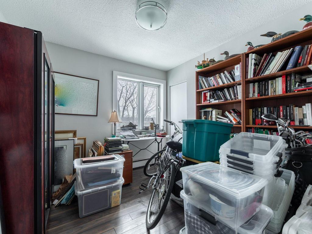 









231


Rue Riverside

, 406,
Saint-Lambert,




QC
J4P1A3

