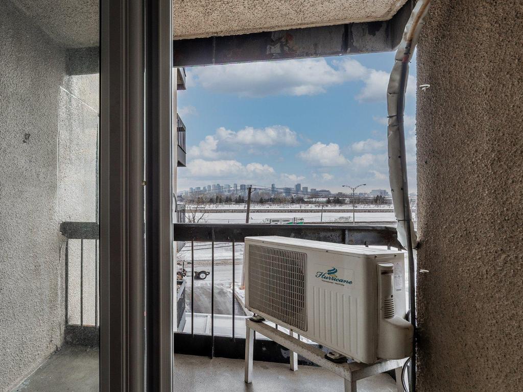 









231


Rue Riverside

, 406,
Saint-Lambert,




QC
J4P1A3

