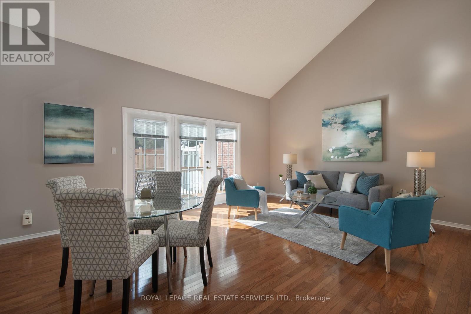 












21 - 1010 CRISTINA COURT

,
Mississauga,




Ontario
L5J4T7

