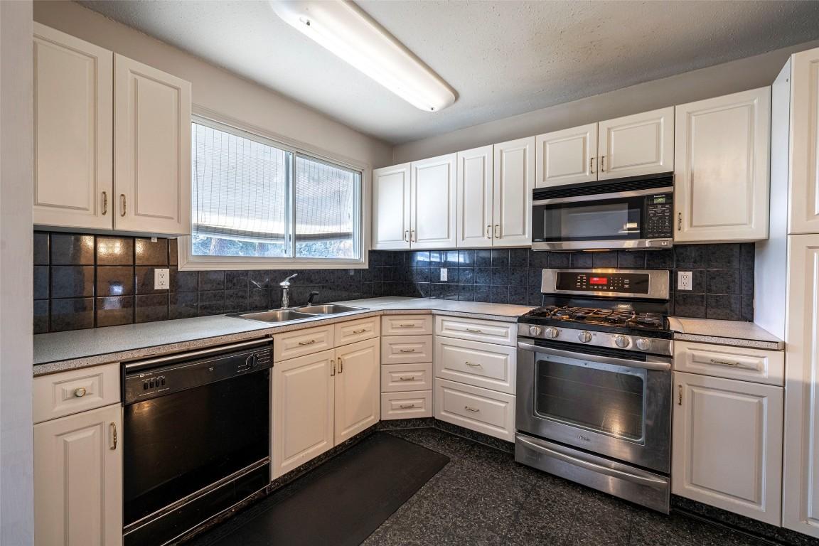 









9742


Park

Lane,
Lavington,




BC
V1B 3E5

