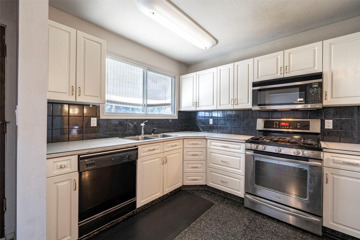 









9742


Park

Lane,
Lavington,




BC
V1B 3E5


