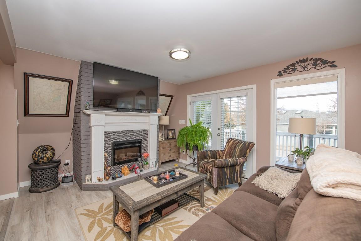 









682


Cougar

Street,
Vernon,




BC
V1H 2A1

